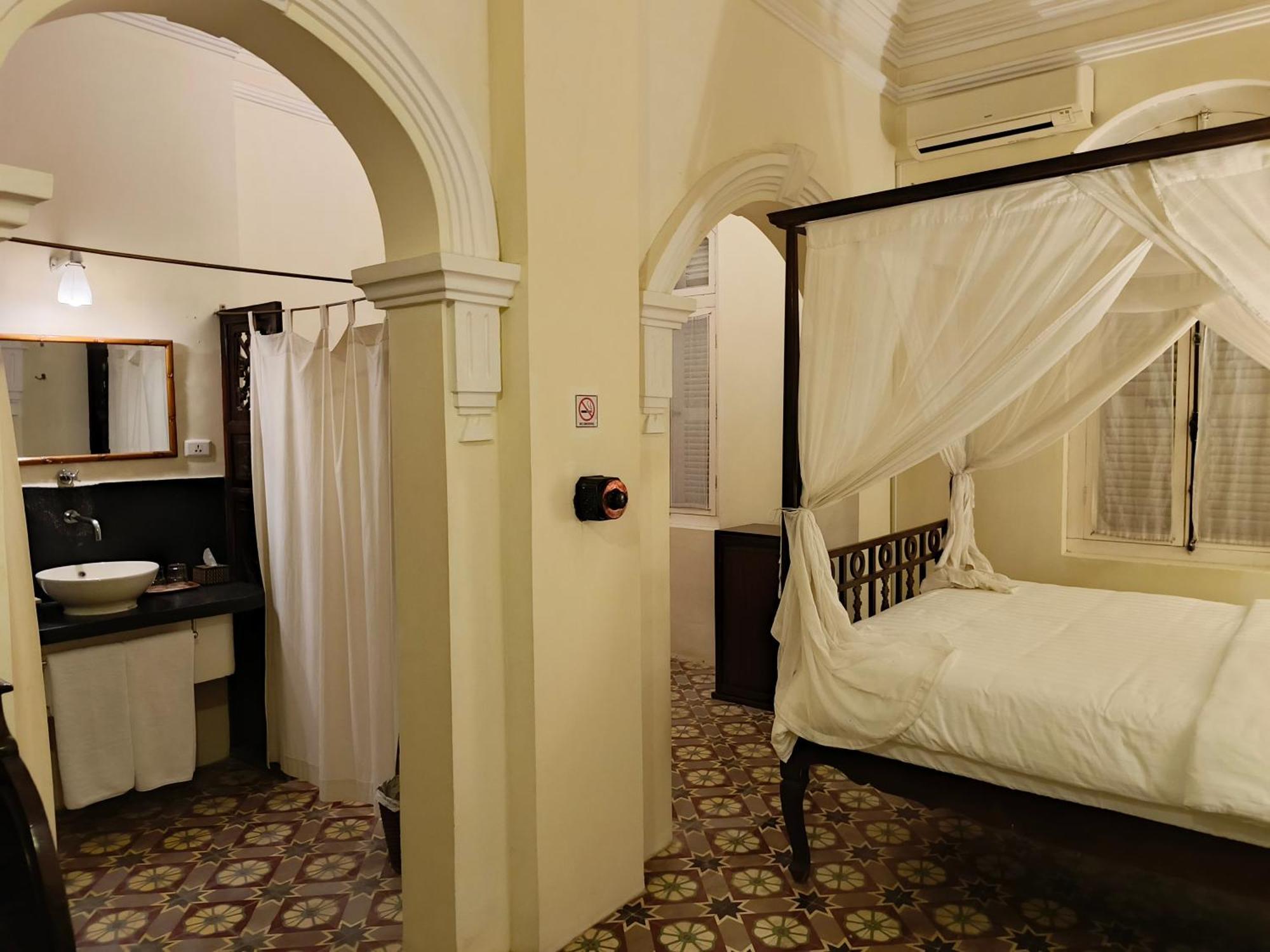 La Villa Баттамбанг Экстерьер фото